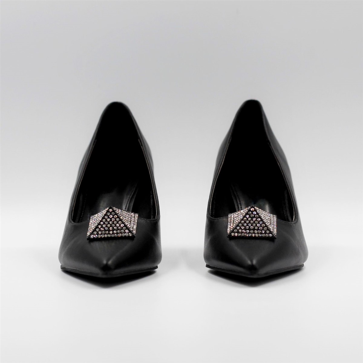 Stud - Image 3
